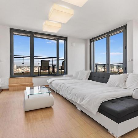 Sky Apartman In Bratislava - With 2 Parking Places Esterno foto