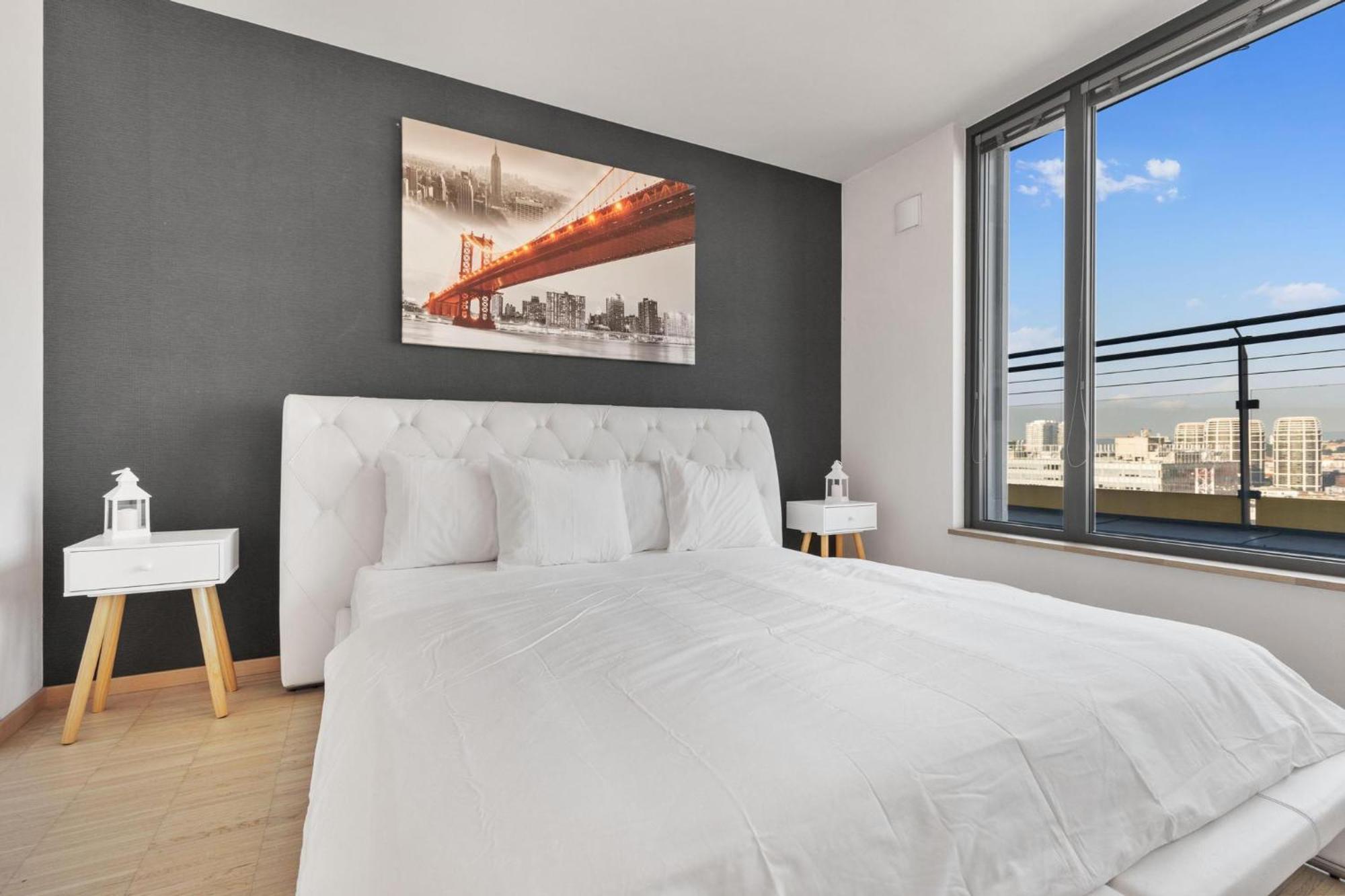 Sky Apartman In Bratislava - With 2 Parking Places Esterno foto