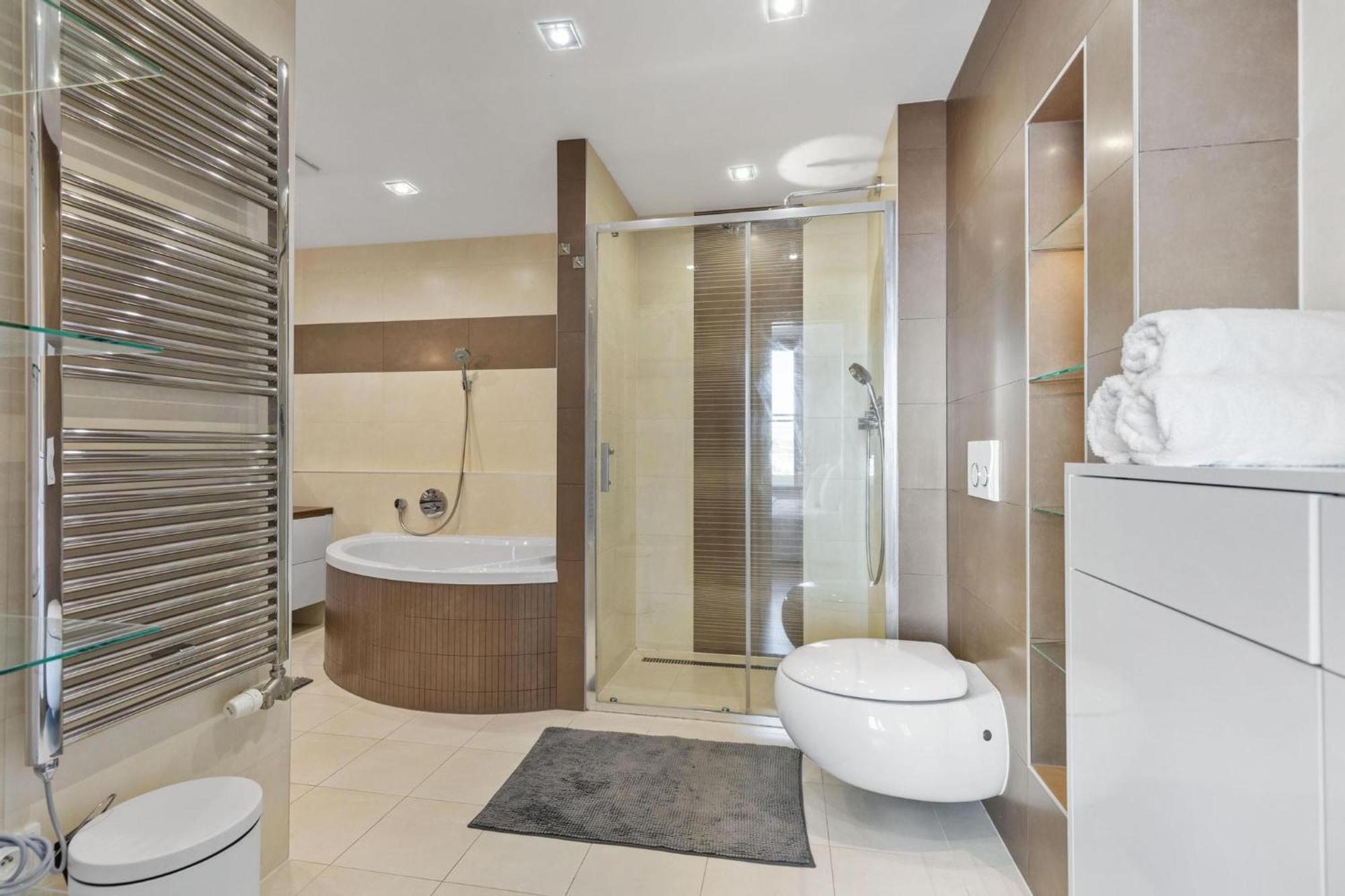 Sky Apartman In Bratislava - With 2 Parking Places Esterno foto